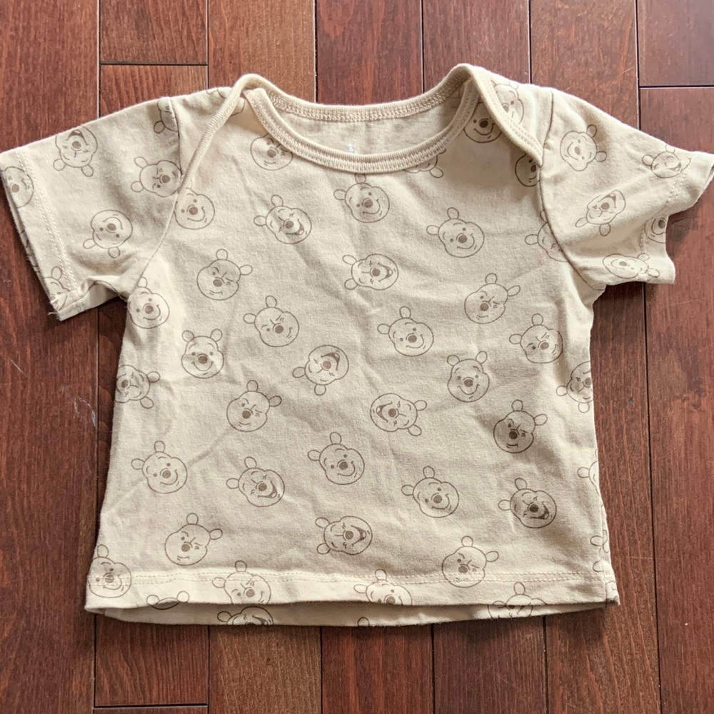 🍓3/$10 Disney Tan Winnie the Pooh Pattern Kids Tee size 6-12m